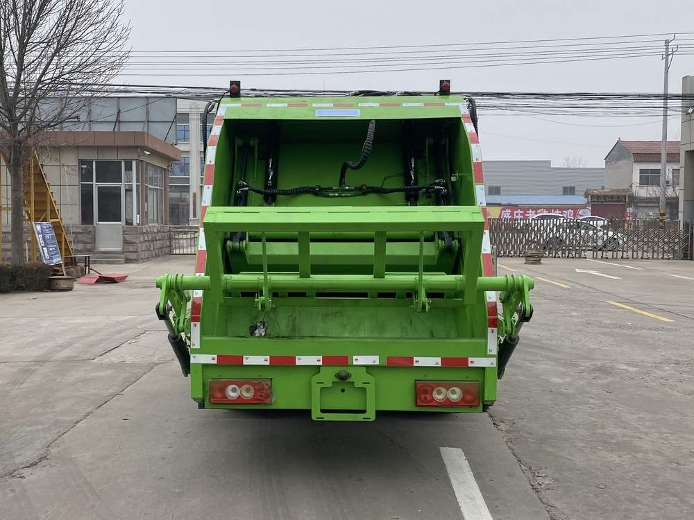 巨運(yùn)牌LYZ5070ZYSBJ6壓縮式垃圾車公告圖片