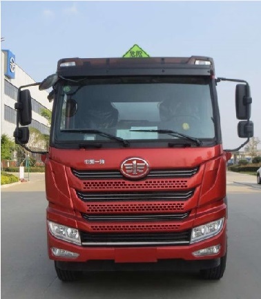 中汽力威牌HLW5262GFWC6腐蝕性物品罐式運輸車公告圖片