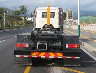 福龍馬牌FLM5250ZXXYJ6車廂可卸式垃圾車公告圖片