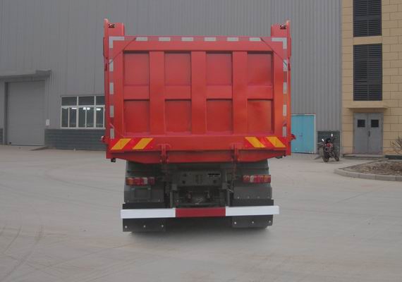 汕德卡牌ZZ5256ZLJN434MF1自卸式垃圾車(chē)公告圖片