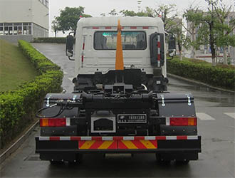 福龙马牌FLM5120ZXXDF6车厢可卸式垃圾车公告图片