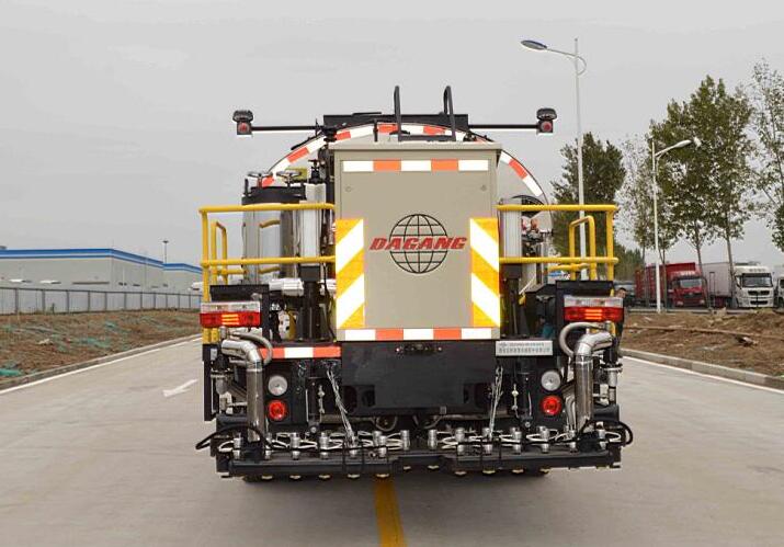 達(dá)剛牌DGL5143GLQ-066瀝青灑布車公告圖片