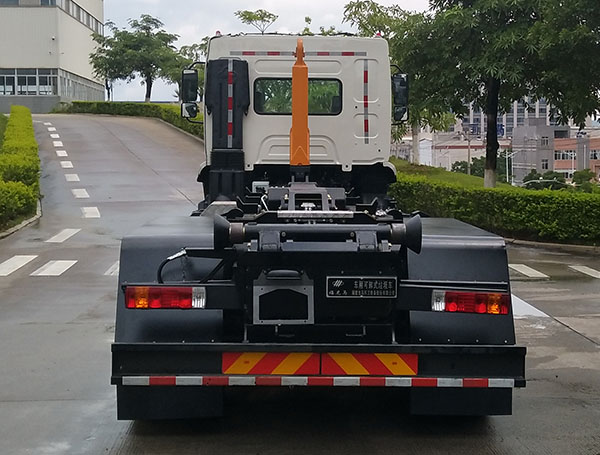 福龙马牌FLM5250ZXXDL6车厢可卸式垃圾车公告图片