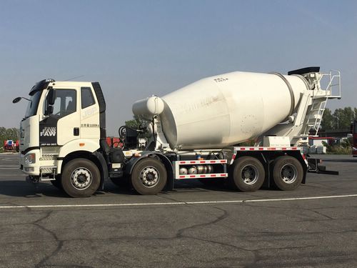 解放牌CA5310GJBP66M26L1T4E6混凝土攪拌運(yùn)輸車(chē)公告圖片