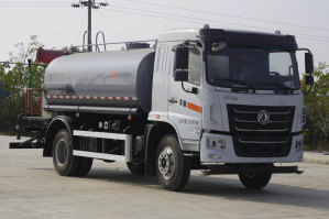 绿化喷洒车