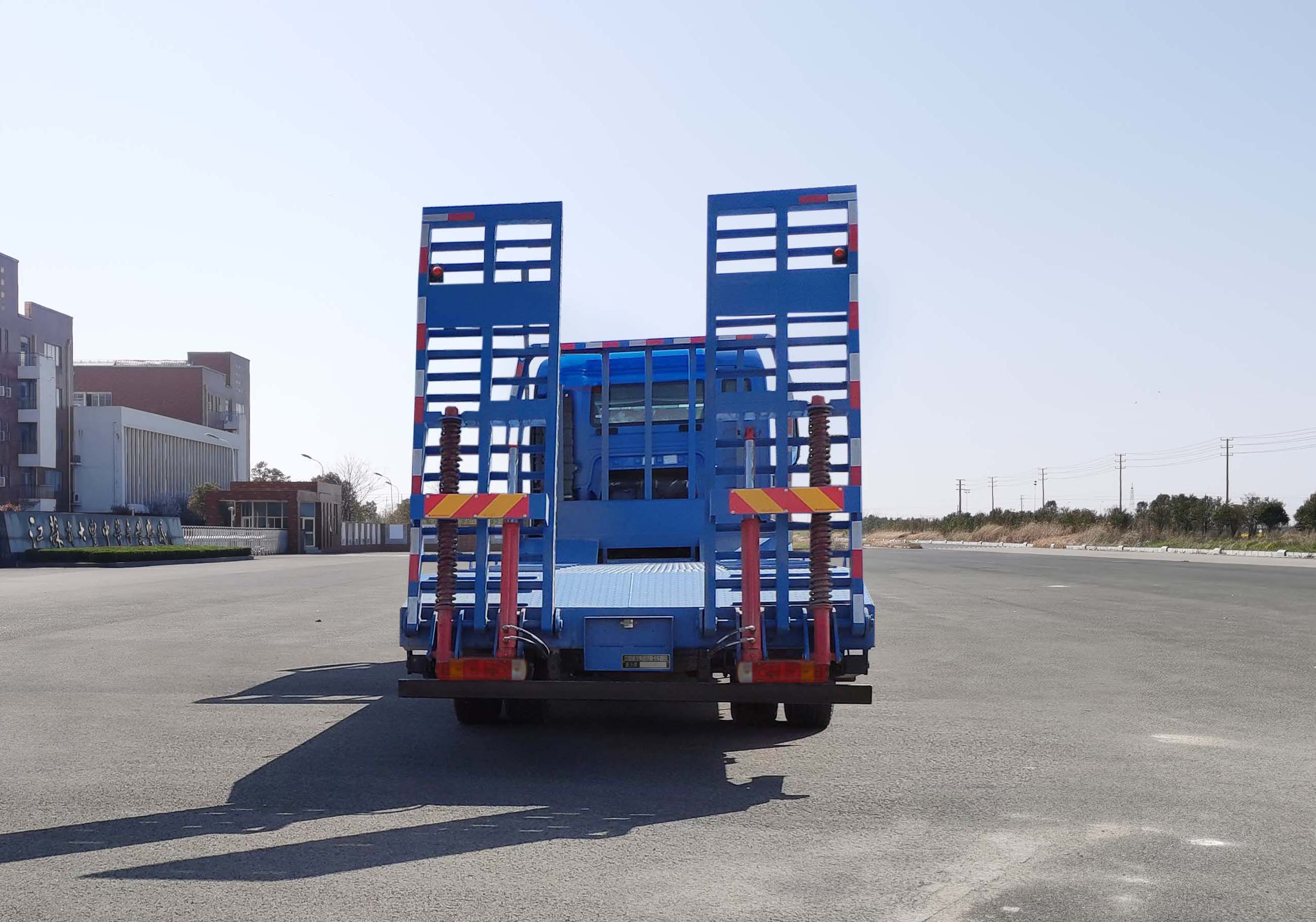 豪沃牌ZZ5187TPBK501GF1平板運(yùn)輸車公告圖片