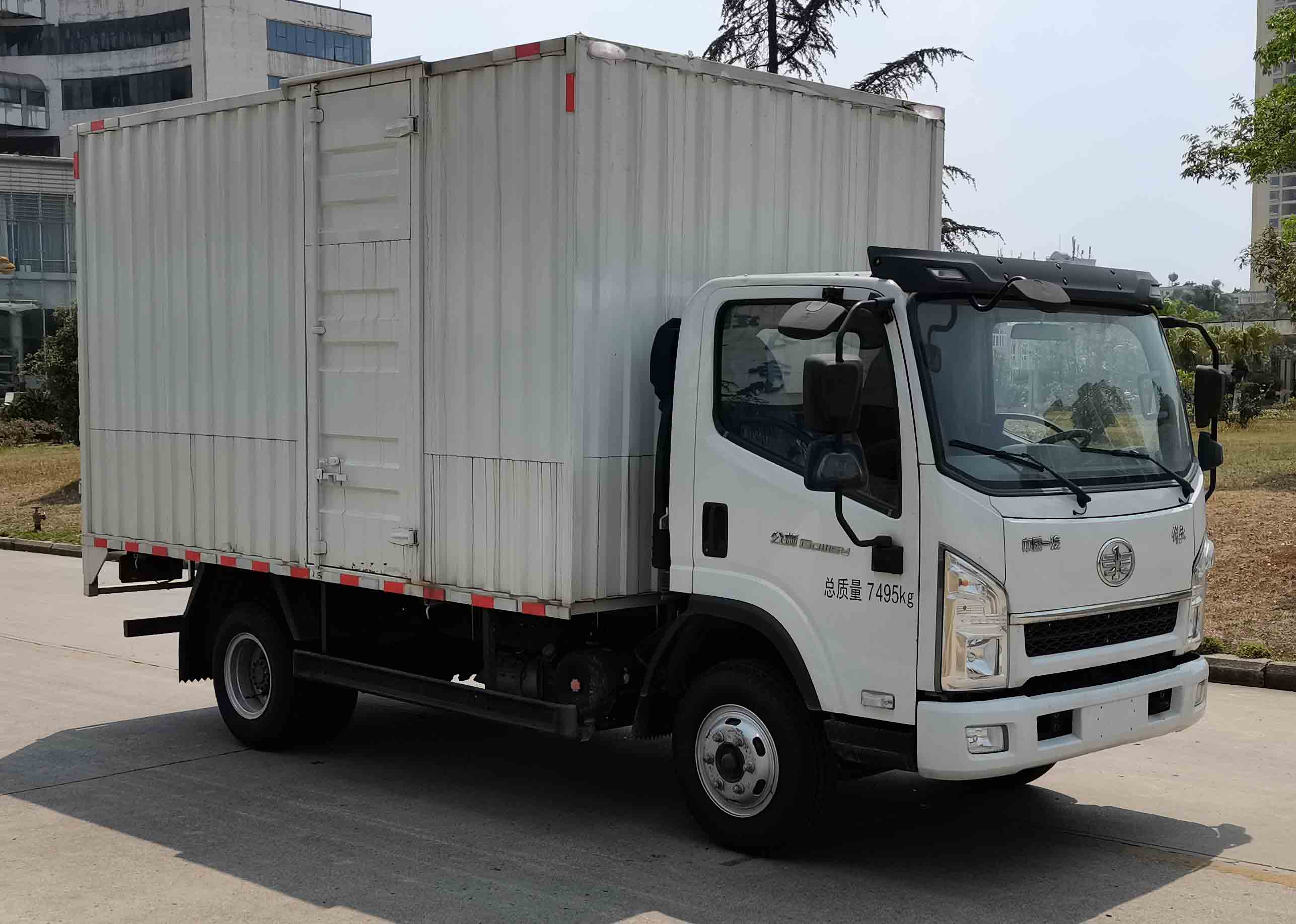 解放牌CA5070XXYK6L3E6廂式運輸車公告圖片