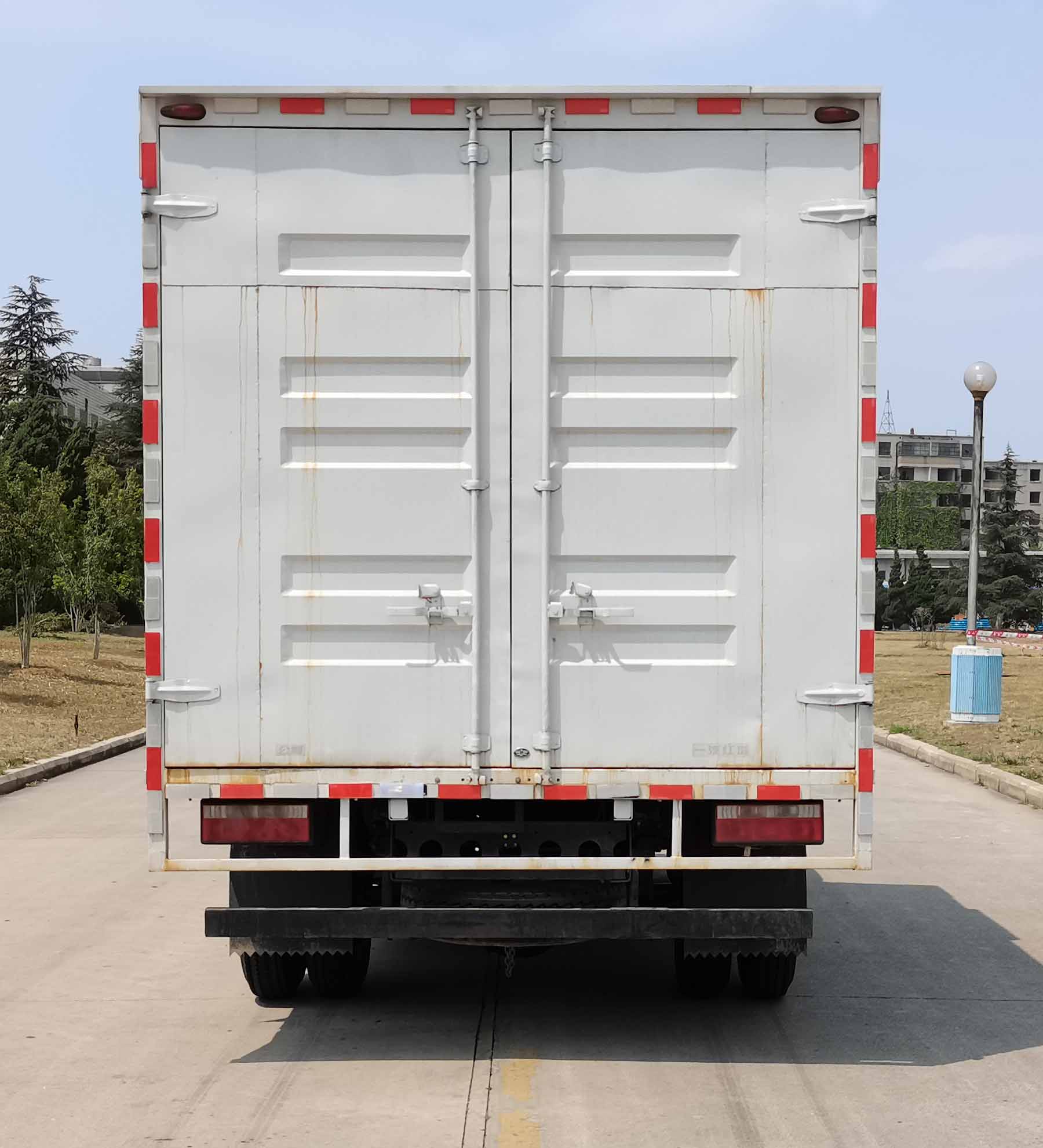 解放牌CA5070XXYK6L3E6廂式運輸車公告圖片