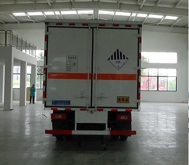 程力威牌CLW5121XZWE6杂项危险物品厢式运输车公告图片