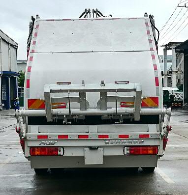 普羅科牌BJ5182ZYSEV-P1純電動(dòng)壓縮式垃圾車(chē)公告圖片