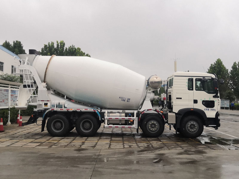 东岳牌ZTQ5313GJBZ7N30F6混凝土搅拌运输车公告图片