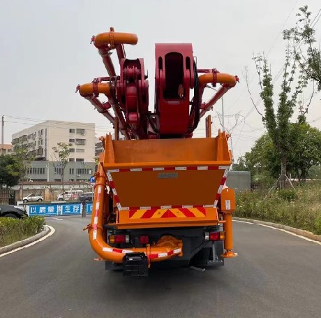 砼俠牌TW5350THBSTR混凝土泵車(chē)公告圖片