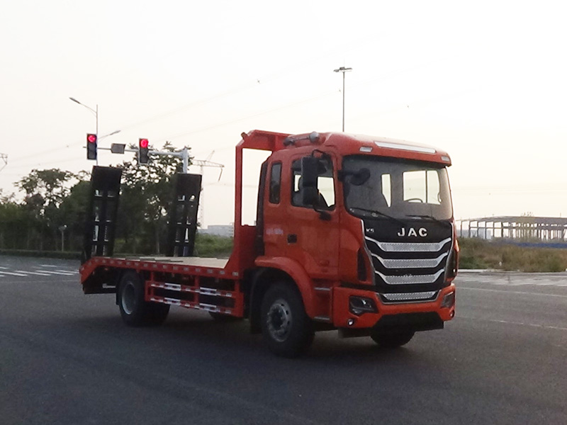 江淮牌HFC5181TPBP3K4A45S平板運(yùn)輸車公告圖片