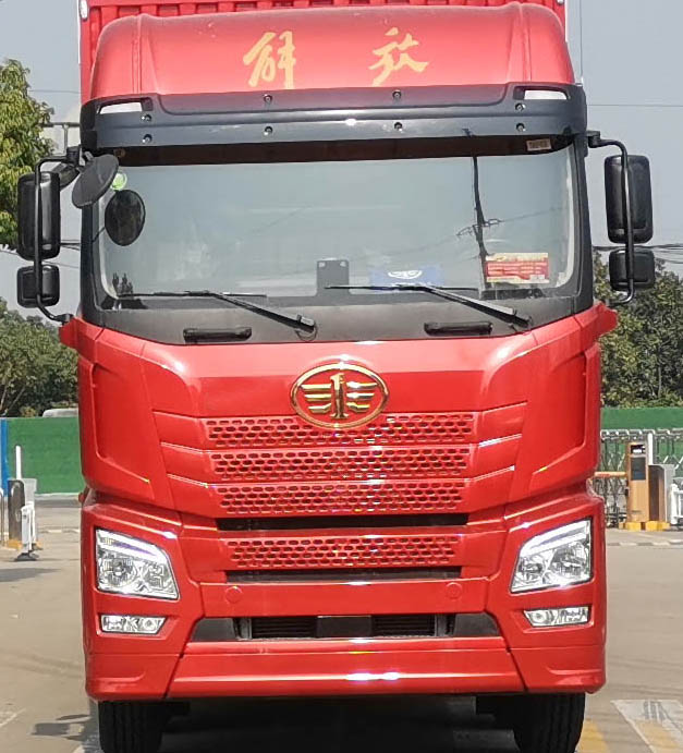 解放牌CA5310CCYP25K2L7T10E6A80仓栅式运输车公告图片