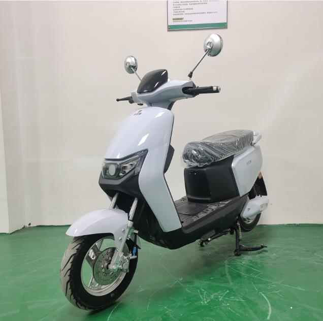 小飞哥牌XFG1200DT-17C电动两轮摩托车公告图片