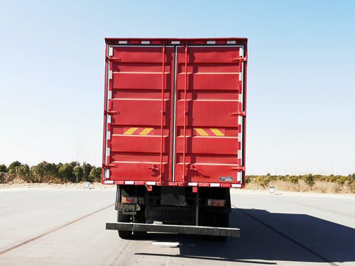 豪曼牌ZZ5318XXYKM0FB0廂式運(yùn)輸車公告圖片