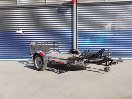 中置轴挂车