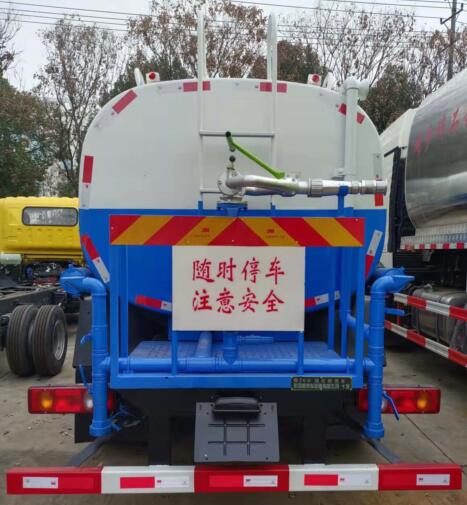 東風(fēng)牌DFV5121GPSGP6D綠化噴灑車公告圖片