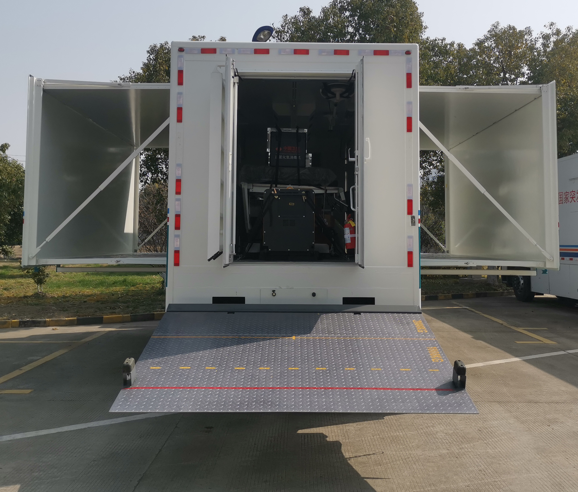 航天牌SJH5130XSS手術(shù)車公告圖片