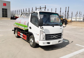 吸粪车