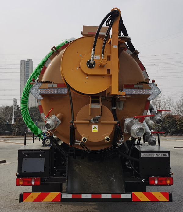 宇通牌YTZ5180GQWT0D6清洗吸污車公告圖片