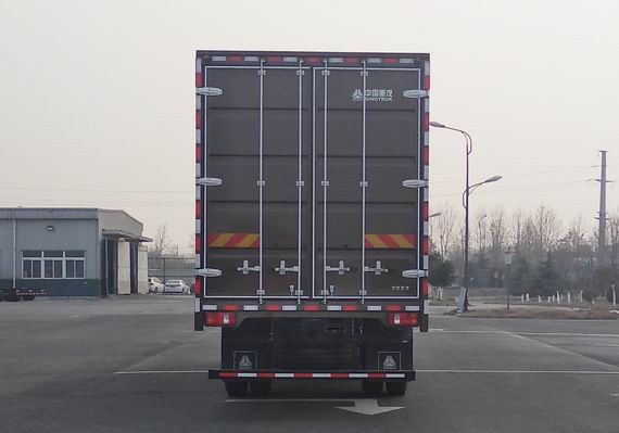 豪沃牌ZZ5187XXYK561DF1厢式运输车公告图片