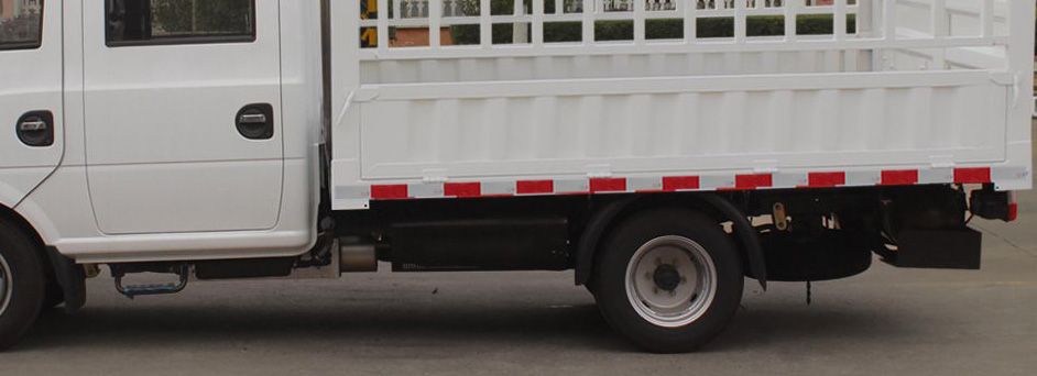 東風(fēng)牌EQ5031CCYD16NCAC倉柵式運(yùn)輸車公告圖片