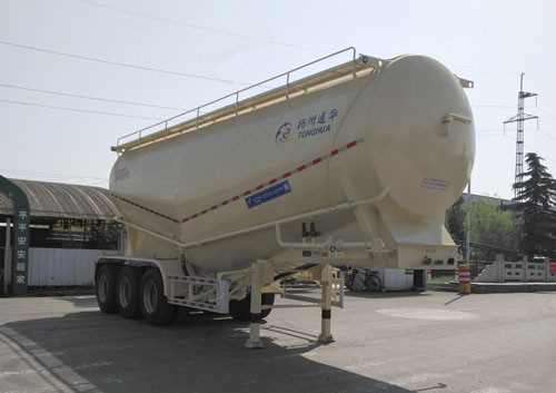 通华牌9.2米32.6吨3轴中密度粉粒物料运输半挂车(THT9402GFLB)