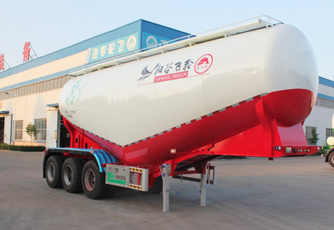 景阳岗牌9.2米32.5吨3轴普通液体运输半挂车(SFL9401GPG)