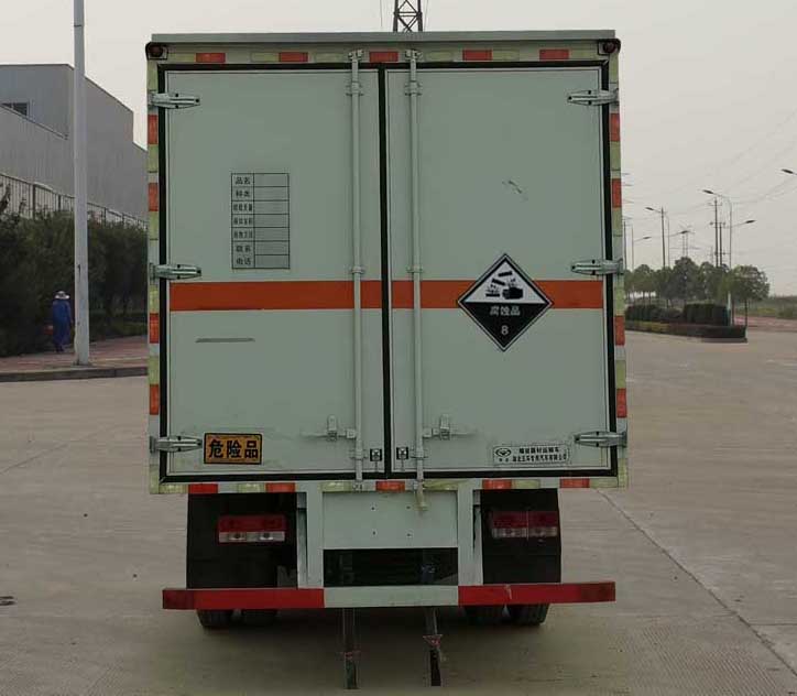 華通牌HCQ5124XFWBJ6-01腐蝕性物品廂式運(yùn)輸車公告圖片