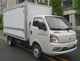 翼开启厢式车