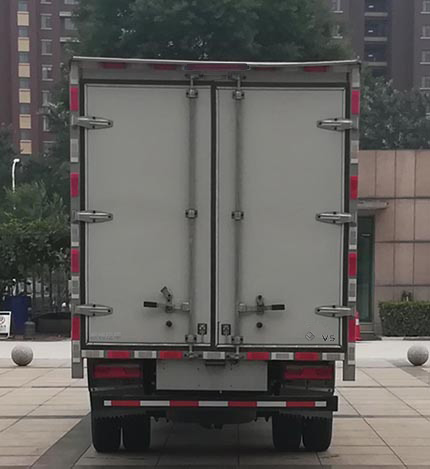 欧铃牌ZB5042XXYVSD5L厢式运输车公告图片