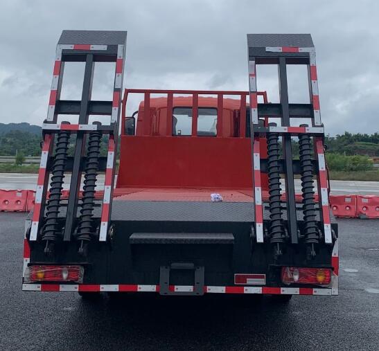 大運(yùn)牌DYQ5115TPBD6AC平板運(yùn)輸車公告圖片