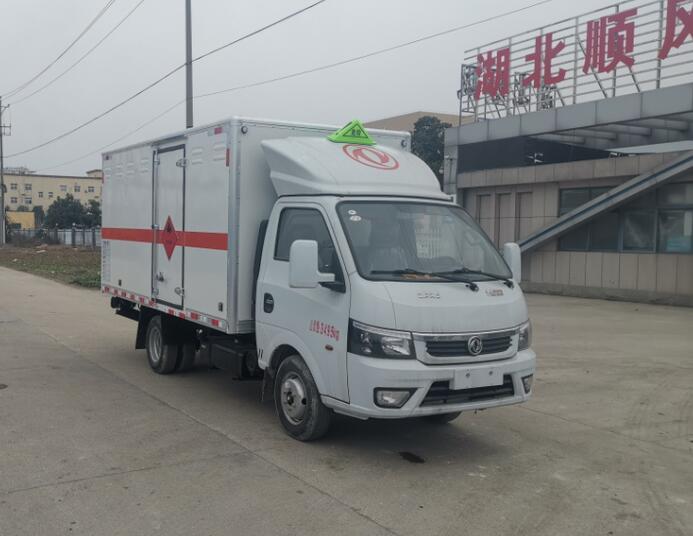 順風(fēng)智造牌SFZ5035XRYE6易燃液體廂式運(yùn)輸車(chē)公告圖片