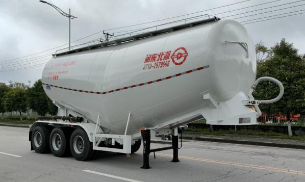 东润牌8.9米33.8吨3轴中密度粉粒物料运输半挂车(WSH9406GFL)