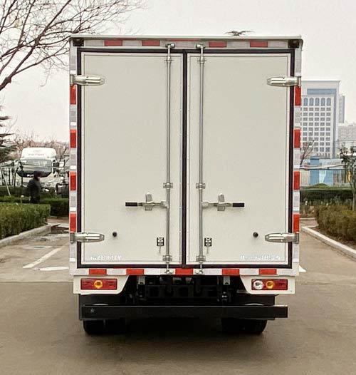 福田牌BJ5035XXY5PV5-04廂式運(yùn)輸車公告圖片