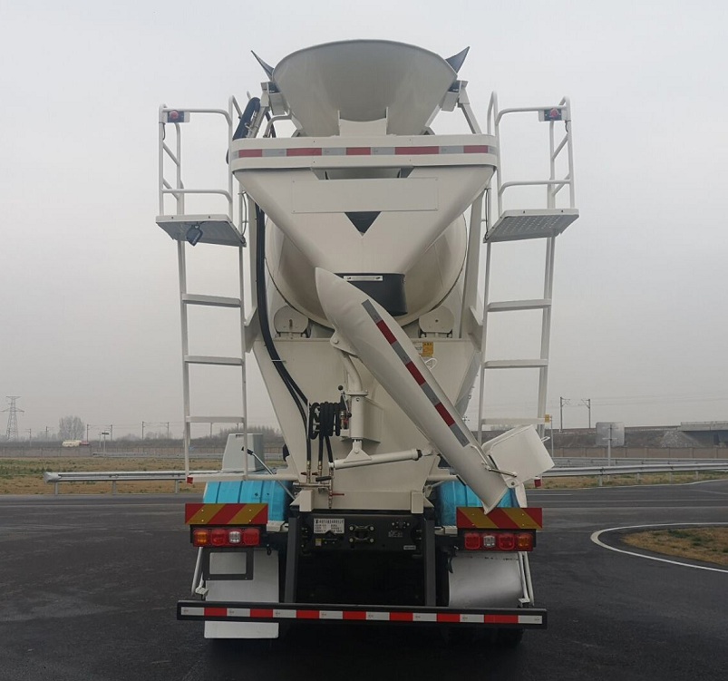 陜汽牌SX5319GJBMB3063混凝土攪拌運(yùn)輸車公告圖片