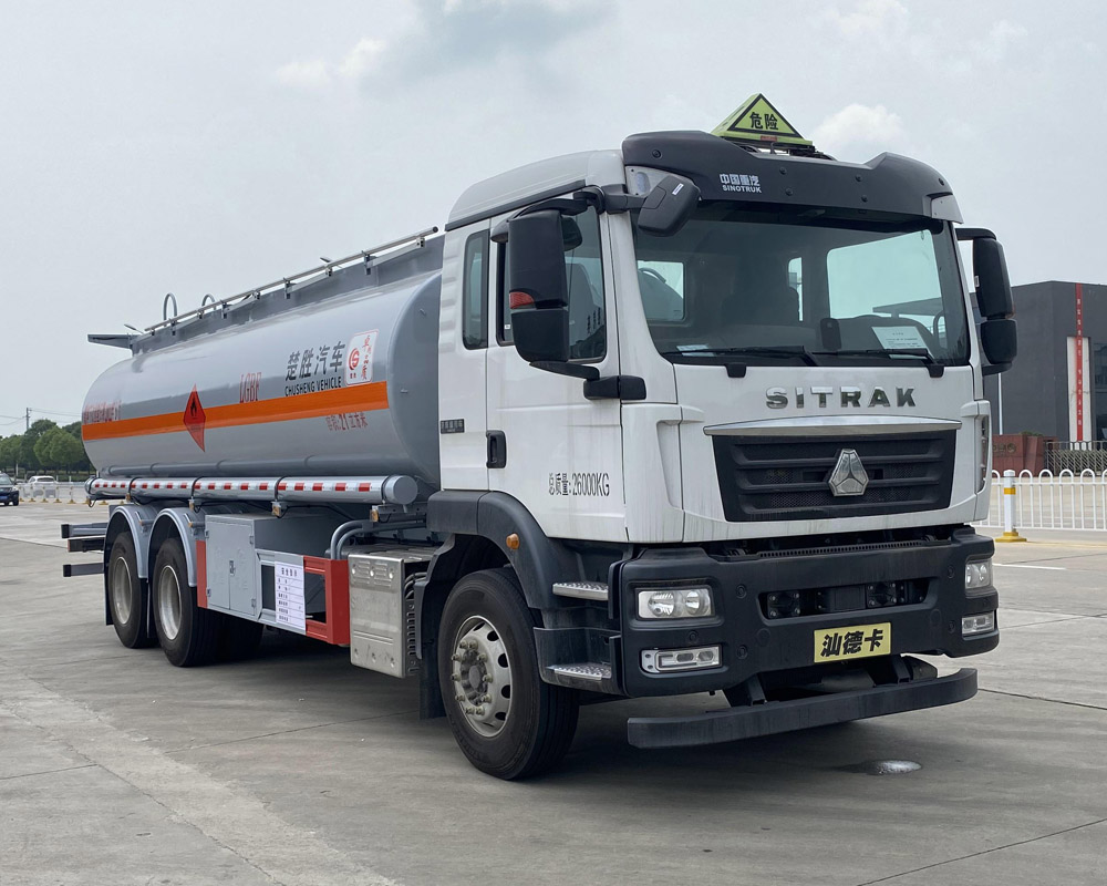 楚勝牌CSC5266GYYZK6運(yùn)油車(chē)公告圖片