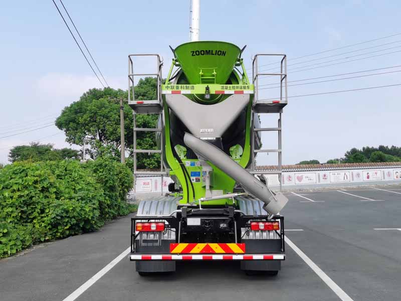 中聯(lián)牌ZLJ5318GJBL8F混凝土攪拌運(yùn)輸車(chē)公告圖片
