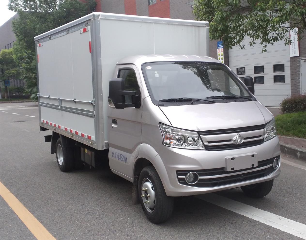 長安牌CKS5034XYKFRD6B2翼開啟廂式車公告圖片