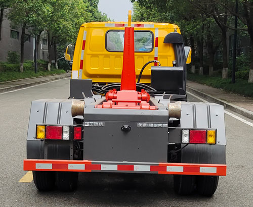 福田牌BJ5045ZXX7JBA-02車廂可卸式垃圾車公告圖片