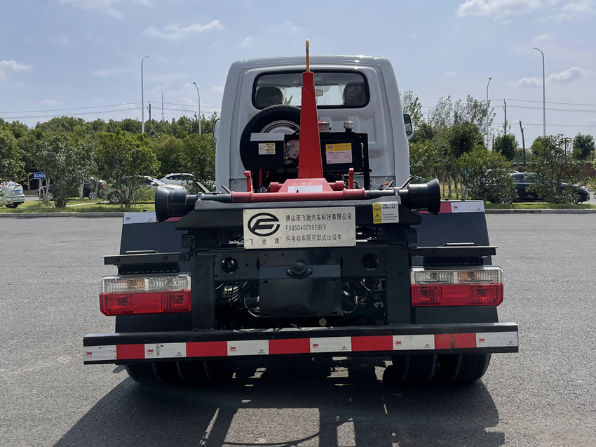 飞驰牌FSQ5040ZXXEBEV纯电动车厢可卸式垃圾车公告图片