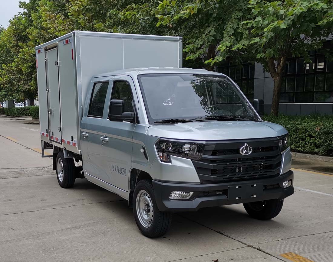 長(zhǎng)安牌SC5022XXYSFAX6廂式運(yùn)輸車公告圖片