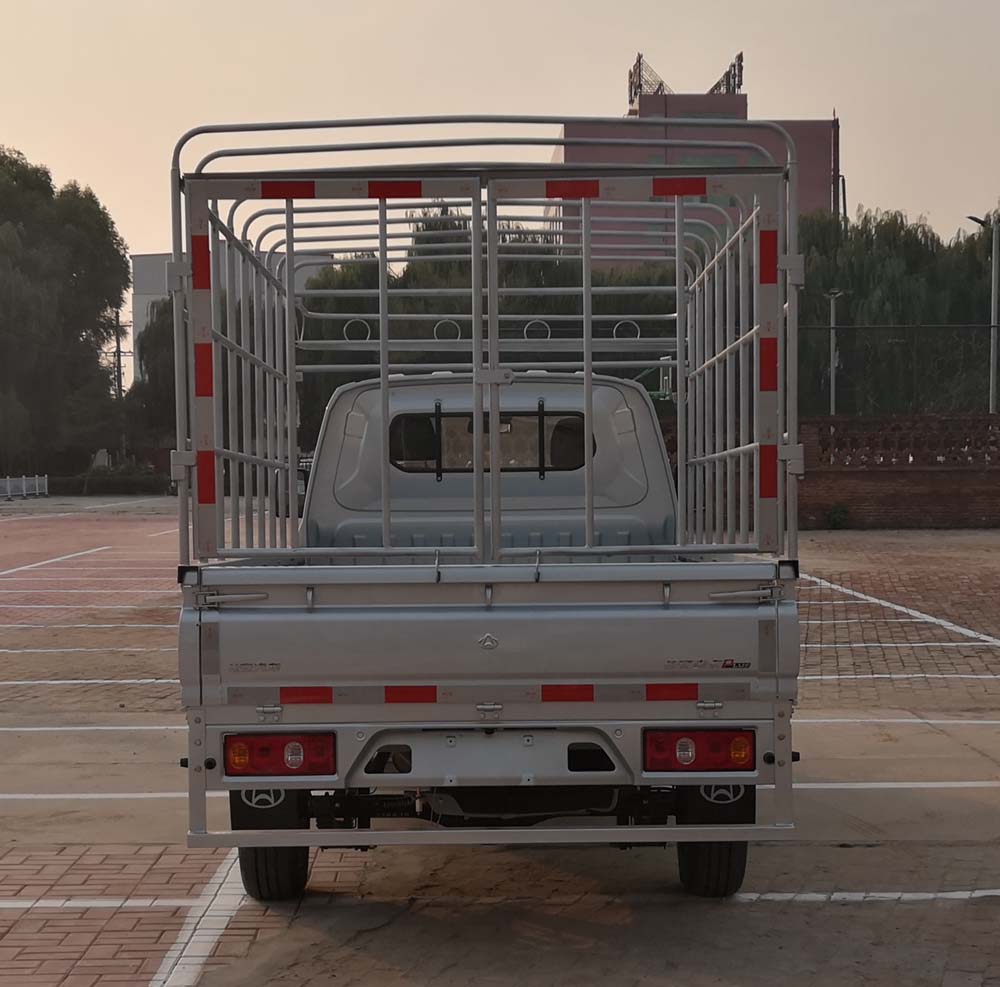 長(zhǎng)安牌SC5032CCYDFAX6倉(cāng)柵式運(yùn)輸車公告圖片