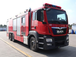 干粉泡沫联用消防车