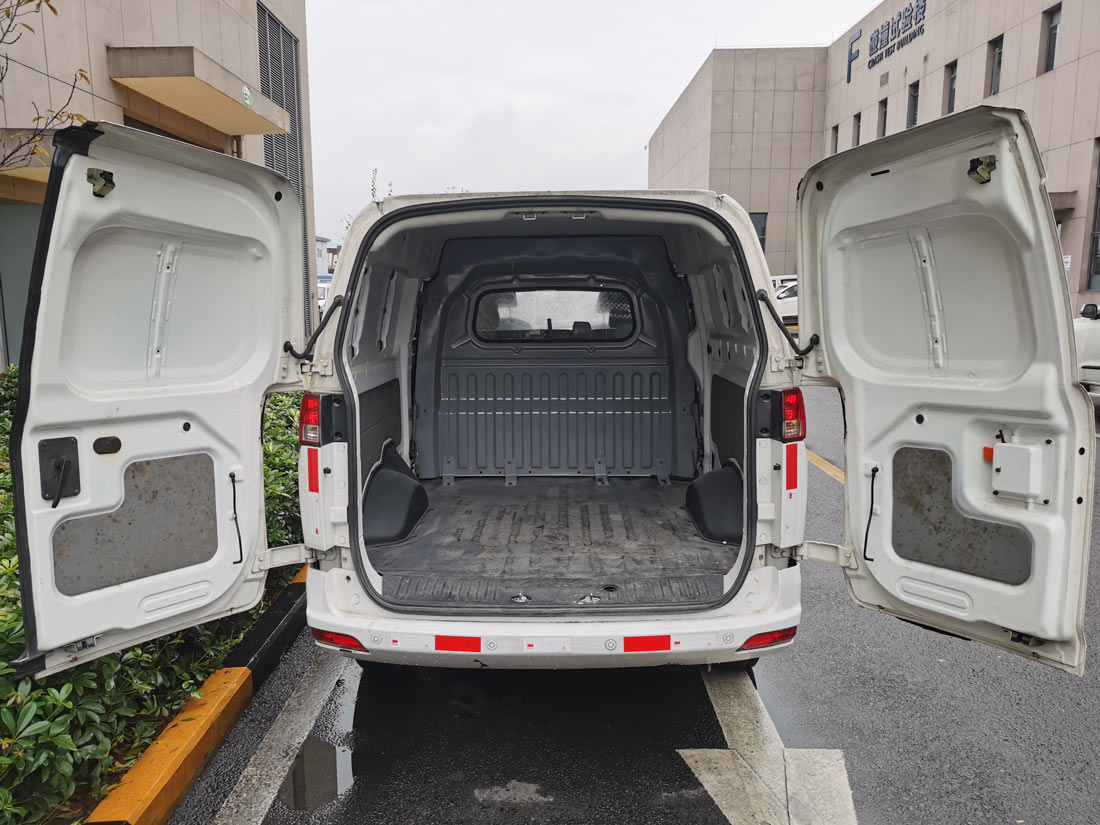 北京牌BJ5032XXYDMN5X3BEV純電動廂式運輸車公告圖片