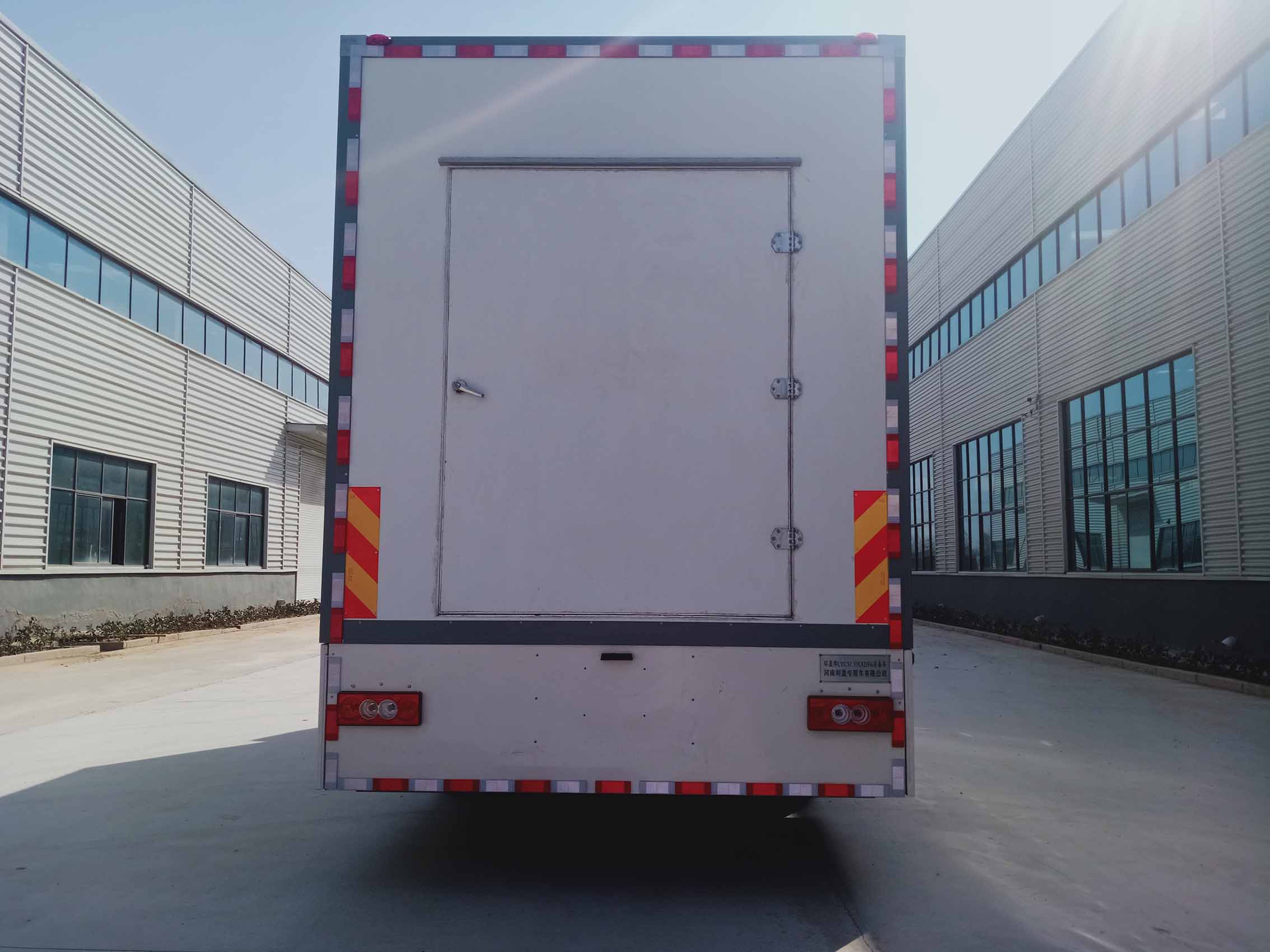 環(huán)盈牌LYC5120XXDF6消毒車公告圖片