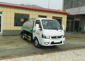 吸粪车