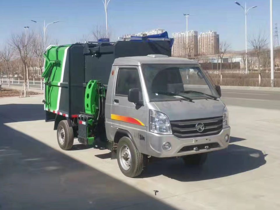 凯马牌KMC5030ZZZBEVA240WK纯电动自装卸式垃圾车公告图片