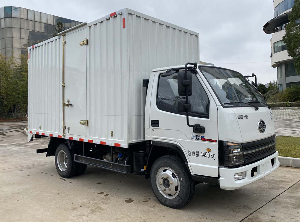 解放牌CA5040XXYK2L3E6廂式運(yùn)輸車公告圖片